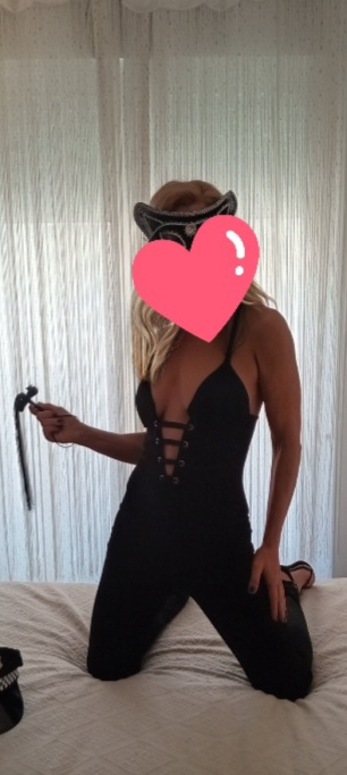 Enamorada del mar y de la soledad.