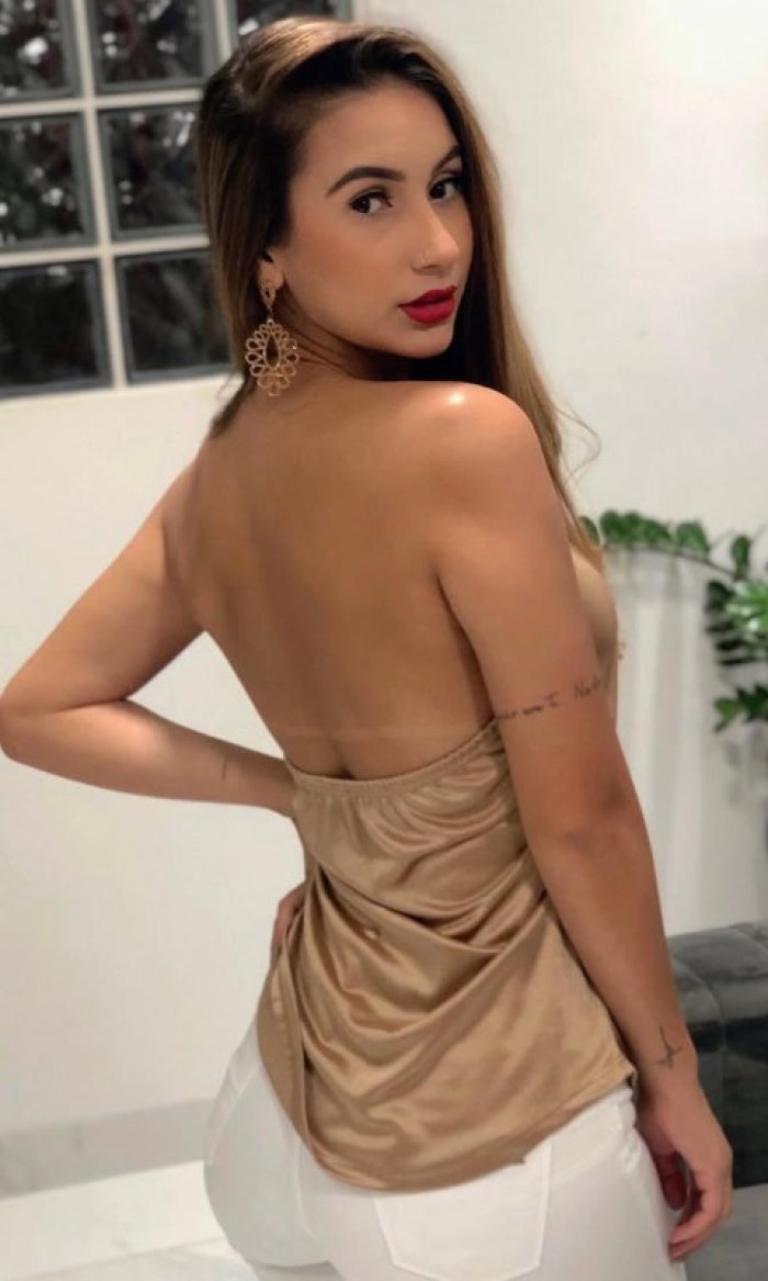 Me dejo llevar cuando la videollamada tiene intención y buena energía.