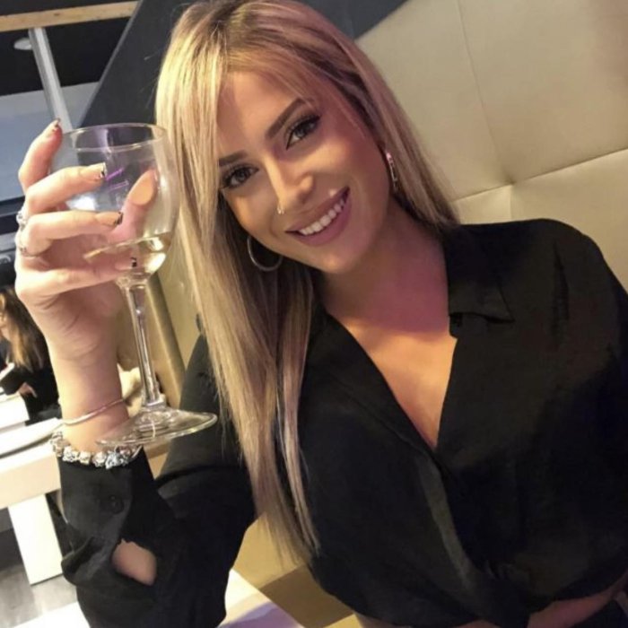 Mujer soltera y viciosa