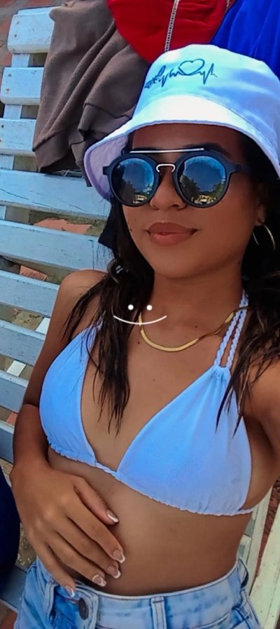 Sexo mientras hablamos por teléfono. Busco un hombre que me haga disfrutar. Masturbarnos juntos.