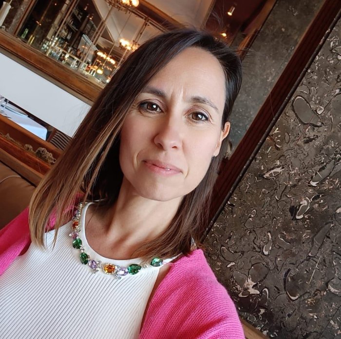 Juguetona y morbosa con ganas de juegos muy perversos. Soy viciosa y ninfómana.