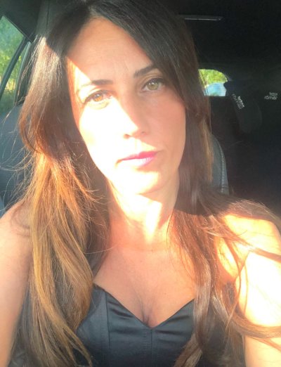 Siempre me he considerado una mujer ardiente. Busco entremeterme de mi rutina diaria. Disfrutar!