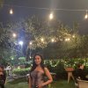 Morena, pelo castaño largo, rizado, con una estatura media. De personalidad me considero fuerte, dominante y con las ideas claras, además muy sensual y decidida. Soy una mujer que lleva ya unos años soltera y estoy en busca de pasarlo bien. No quiero ni ataduras, ni malos rollos ni nada por el estilo. Quiero disfrutar sin compromiso. ¿Disfrutamos juntos?