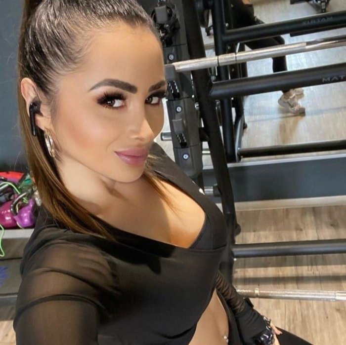 Soy una chica que solo le interesa pasárselo bien.