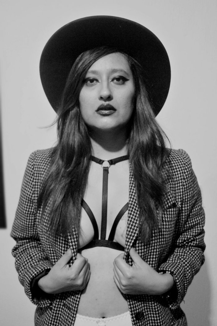 LA SESIÓN DE FOTOS QUE VES, HA TERMINADO CON UN FINAL FELIZ, ME PONE LO NUEVO.