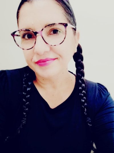 Si te gusta hablar con una mujer madura, aquí estoy! Hazme una videollamada cuando puedas y verás que querrás volver a llamarme.