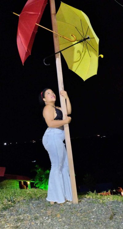 Verás como vas a disfrutar conmigo. Busco entretenerme igual que tu, y si es posible entretenerme más. Vamos a hablar caliente hasta que nos excitemos.